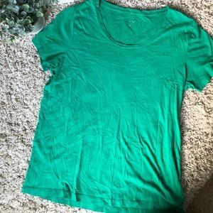 J CREW Green Scoop Neck Tee. Size Medium.